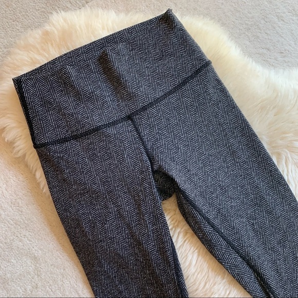 Lululemon Herringbone High Rise Wunder Legging 4 - Picture 3 of 8